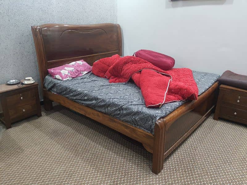 Pure wood seesham Bed set New condition totally wooden ha (just call) 1