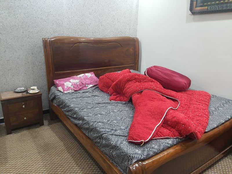 Pure wood seesham Bed set New condition totally wooden ha (just call) 3