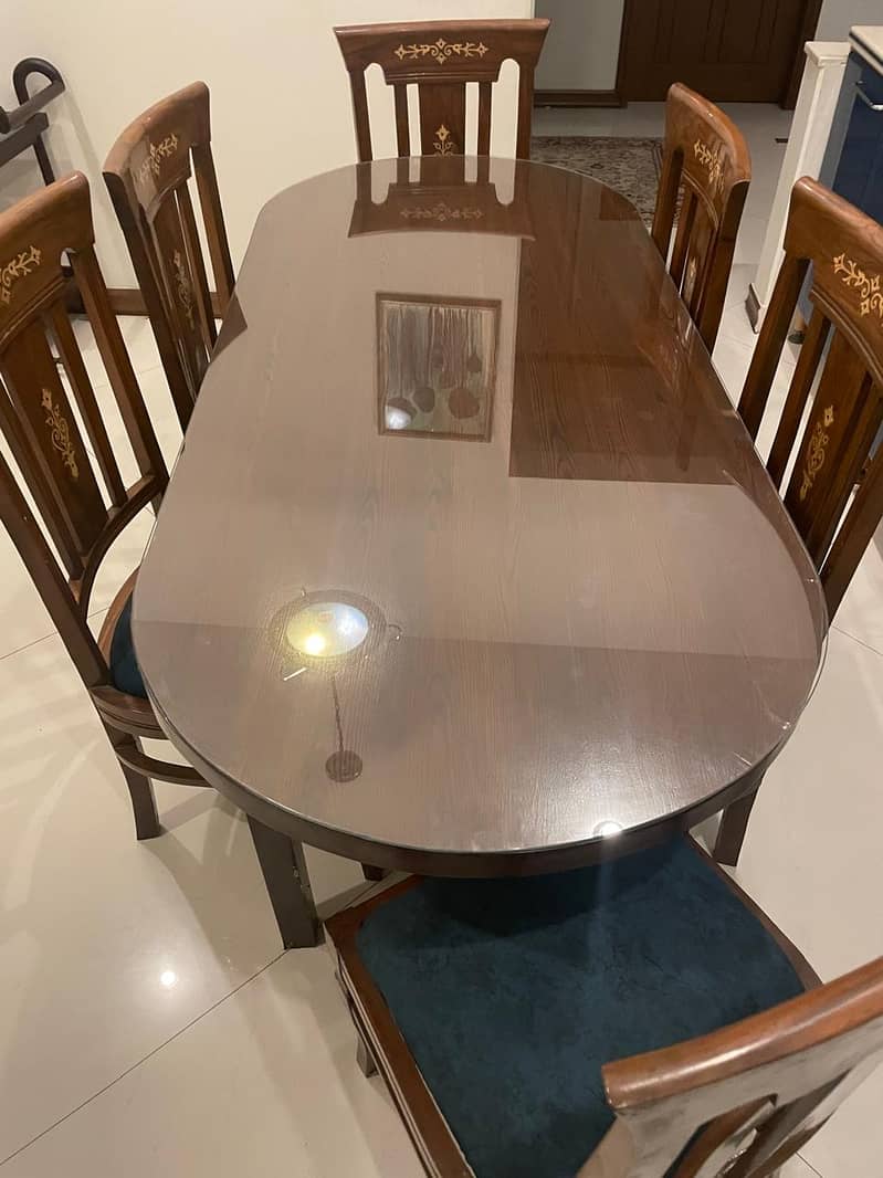 Dining table + 6 Chairs 0