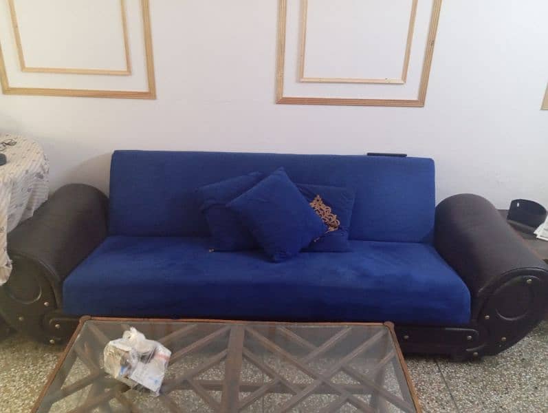 Blue velvet sofa c. bed 0