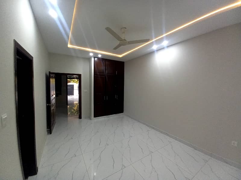 Beautiful Lush Upper Portion For Rent 5