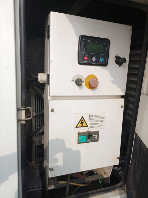 Generator 100 KVA Perkins 3