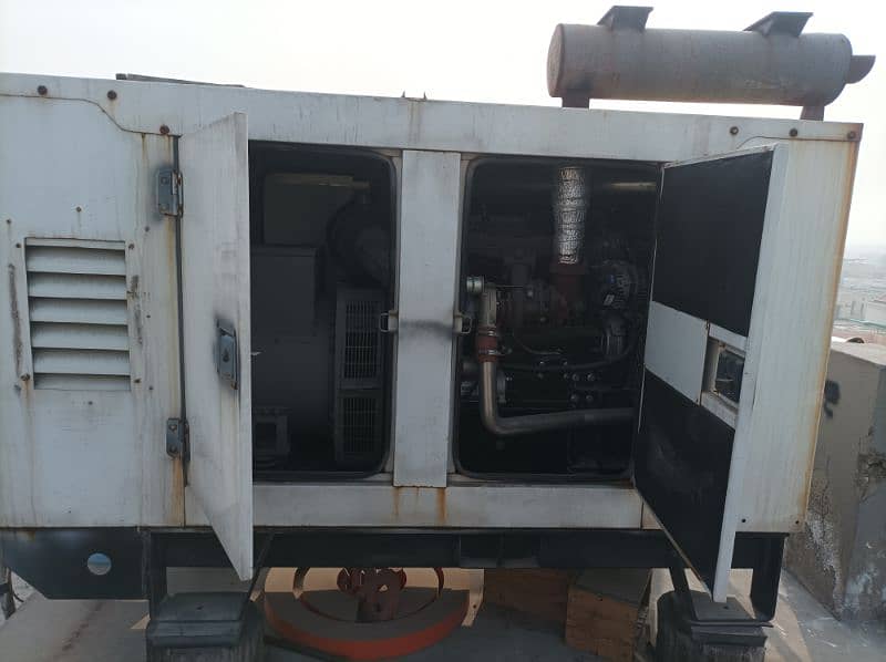 Generator 100 KVA Perkins 9