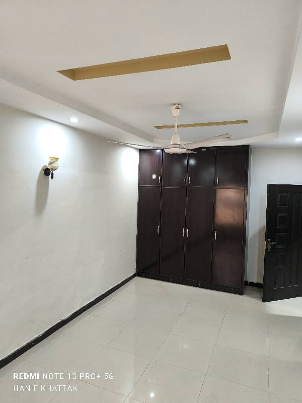 2 bedroom & 2 bathrooms & D tv lounge & kitchen ground portion available for rent in G10 16