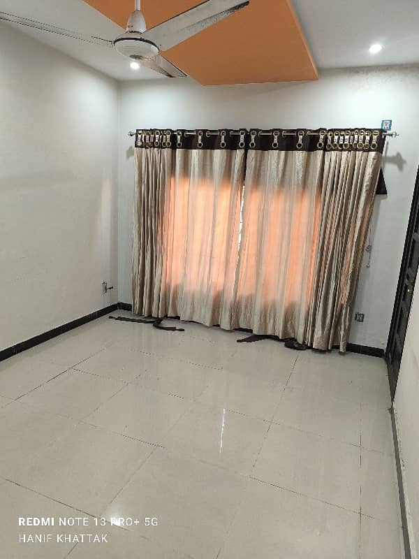 2 bedroom & 2 bathrooms & D tv lounge & kitchen ground portion available for rent in G10 18