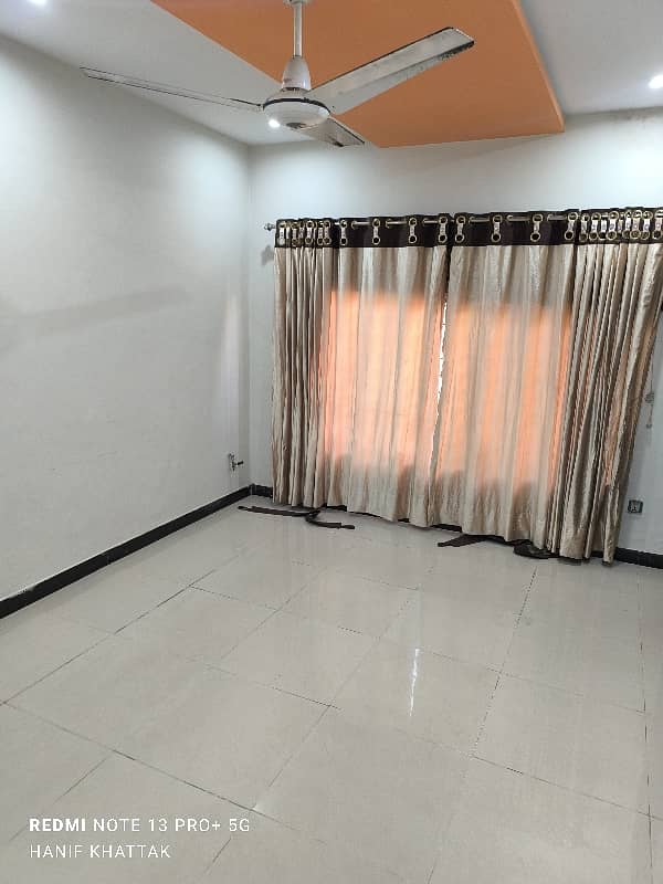 2 bedroom & 2 bathrooms & D tv lounge & kitchen ground portion available for rent in G10 19