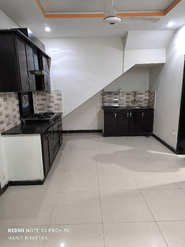 2 bedroom & 2 bathrooms & D tv lounge & kitchen ground portion available for rent in G10 20