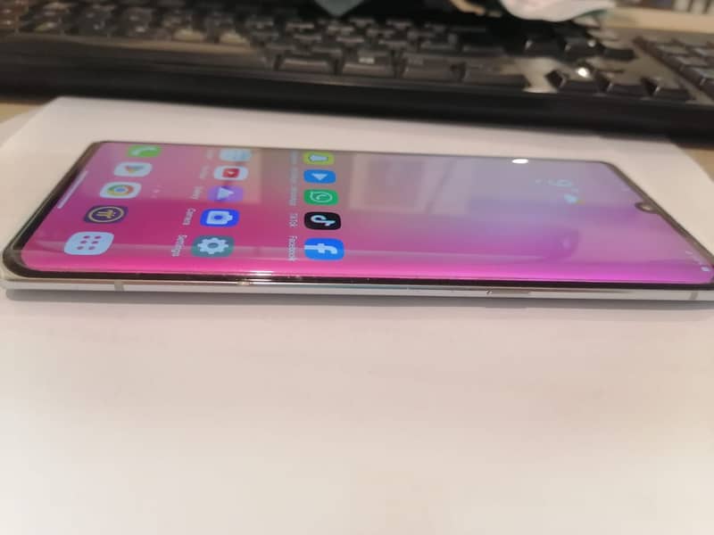 LG Velvet 3