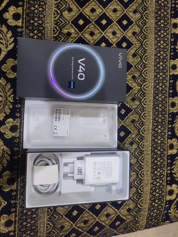 vivo v40 BRAND NEW. . . 1 month used in warranty 6