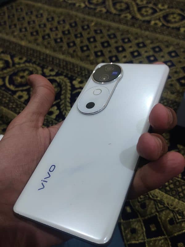 vivo v40 BRAND NEW. . . 1 month used in warranty 8