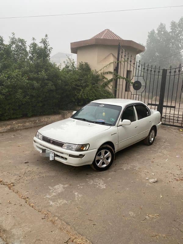 Toyota Corolla XE 2001 0