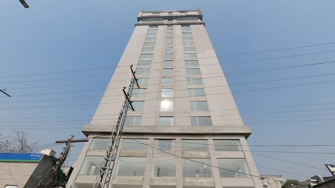 Highly-Desirable 550 Square Feet Office Available In Gulberg 0