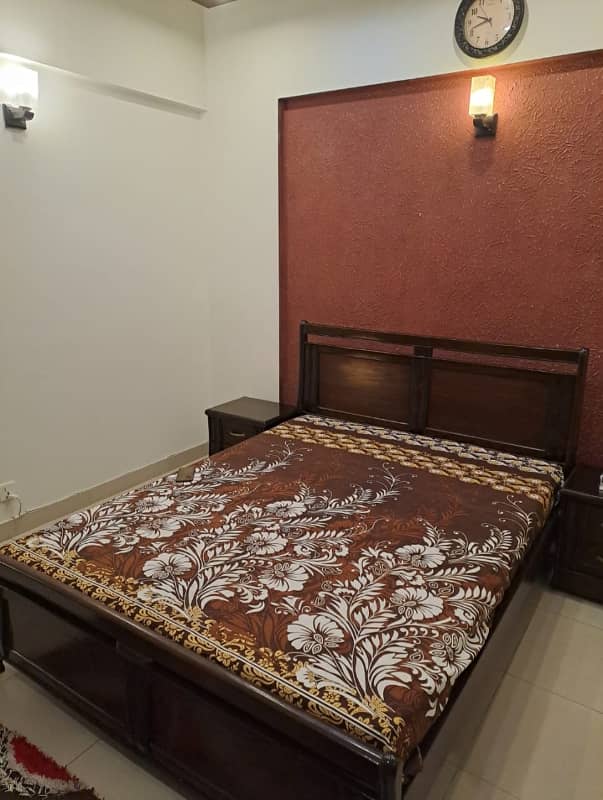 Fully Furnished 2 Bed Lounge Kitchen Fully Renovated Maintain Flat 3rd Floor Bukhari Commercial 2