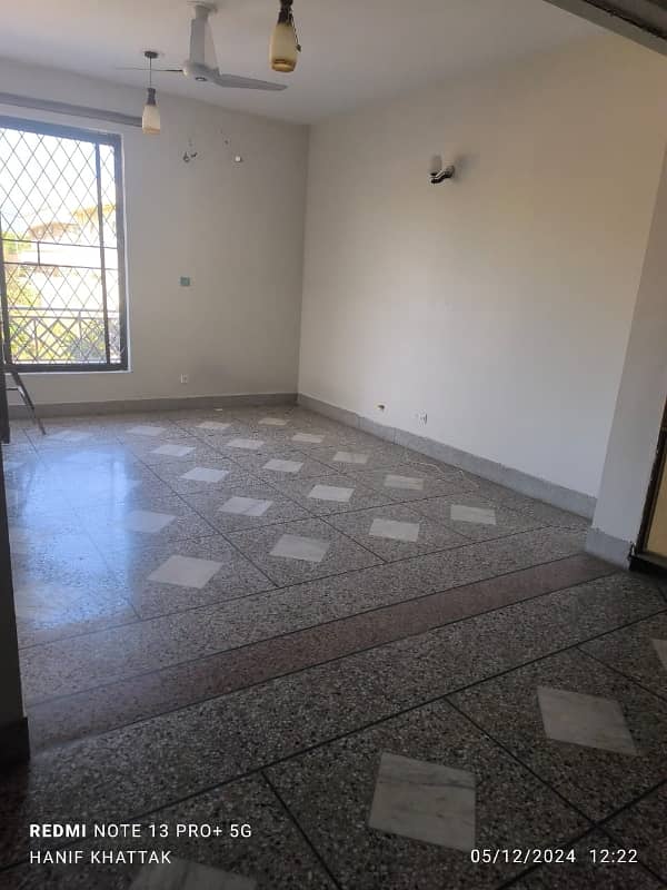 2100 Square Feet Lower Portion For Rent In G-10 G-10 13