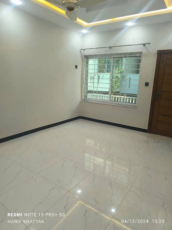 2450 Square Feet House In G-10 For sale At Good Location 4