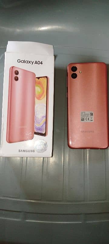 asalam o alikum galaxy A04 3/32 4 month warranty available for sell 1