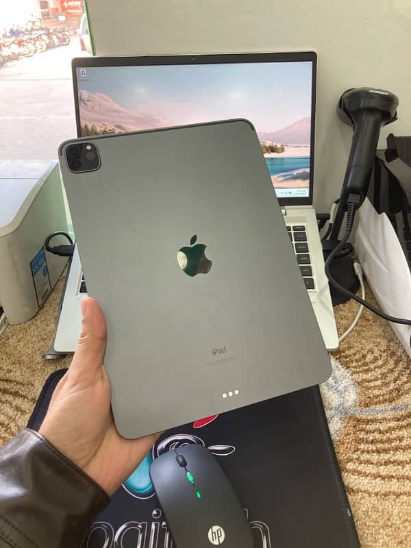 ipad pro 11inch M1 chip 128GB 1