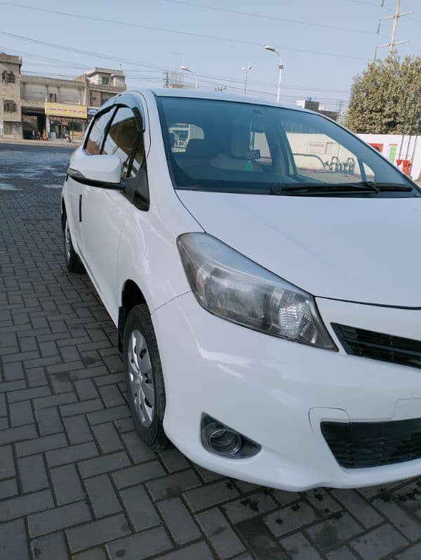 Toyota Vitz 2013 3