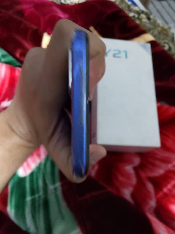 vivo y21 9.5/10 with box charger 3