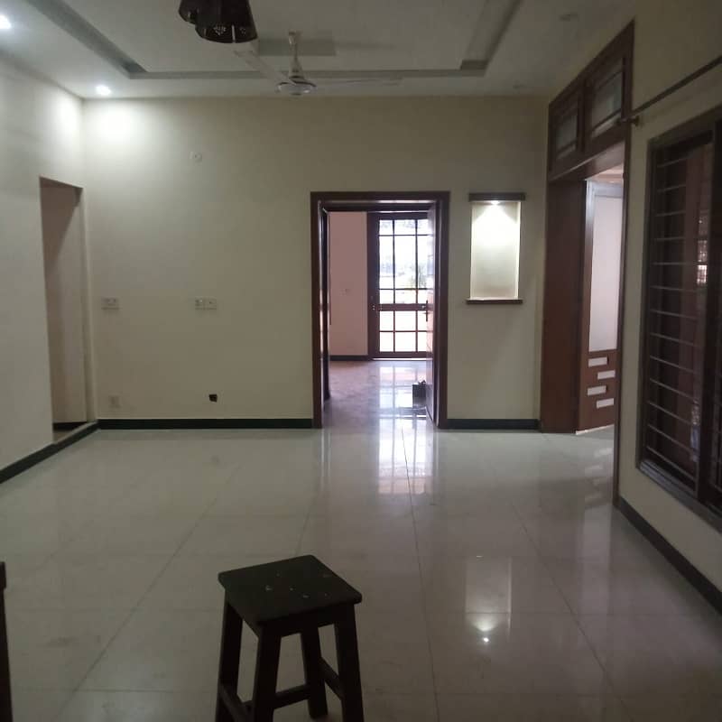 Upper portion For Rent in i-8 Islamabad 11