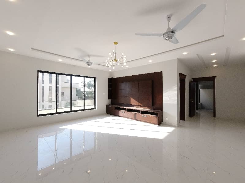 Corner & Solid 1 Kanal House Available In DHA Phase 2 - Sector G For sale 30