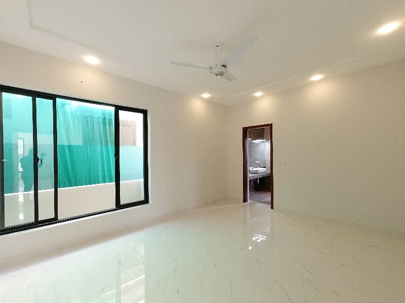 Corner & Solid 1 Kanal House Available In DHA Phase 2 - Sector G For sale 33