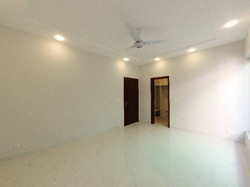 Corner & Solid 1 Kanal House Available In DHA Phase 2 - Sector G For sale 36