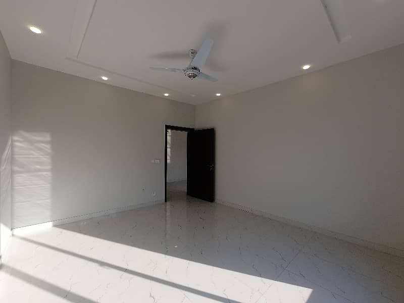 Corner & Solid 1 Kanal House Available In DHA Phase 2 - Sector G For sale 43