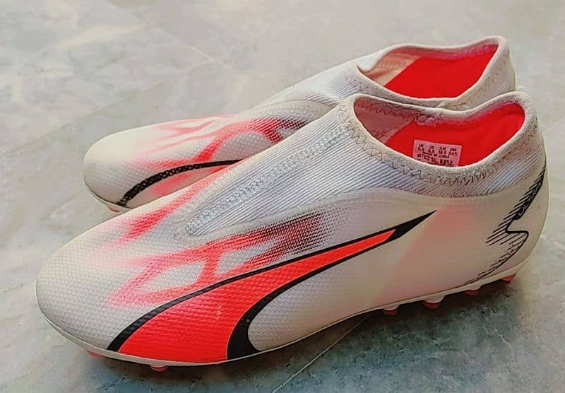 Puma football shoes 0