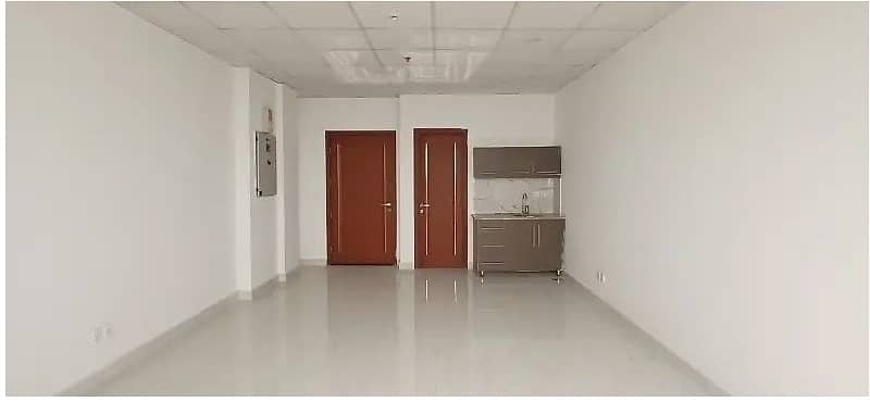 Area 450 square Feet Brand New Corporation Office Available For Rent in Main Boulevard Road Gulberg 3 Lahore 0