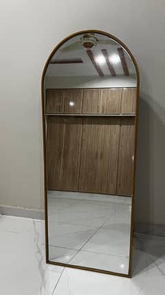 BRAND NEW STANDING MIRROR FOR SALE