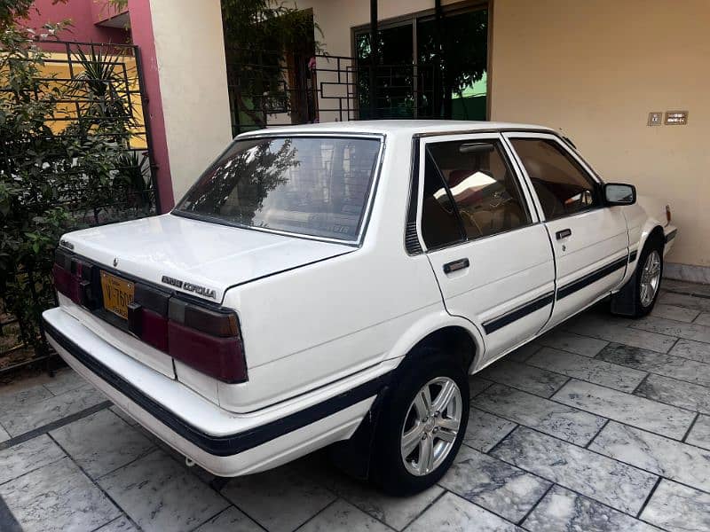 Toyota Corolla 1986 4