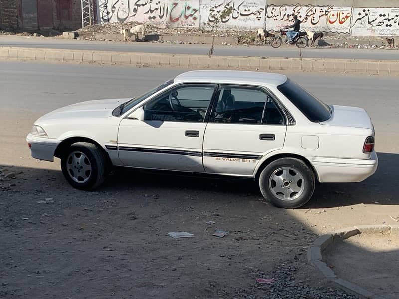 Toyota Corolla 1989 4