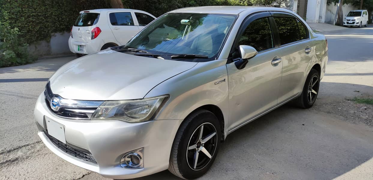 Toyota Corolla Axio 2013 1