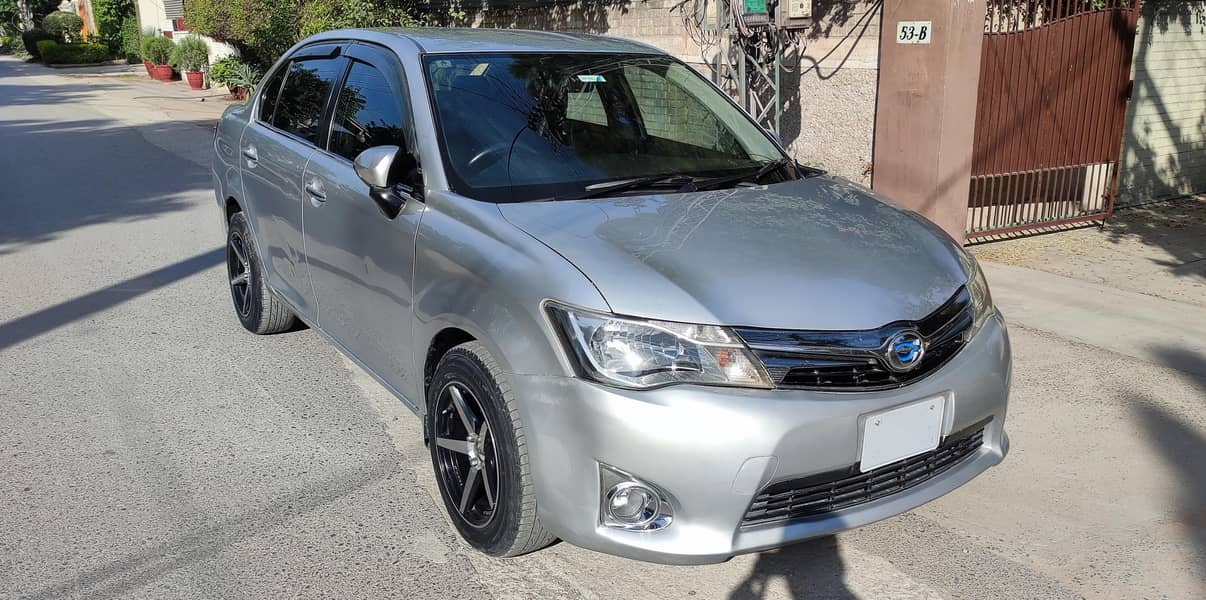 Toyota Corolla Axio 2013 2