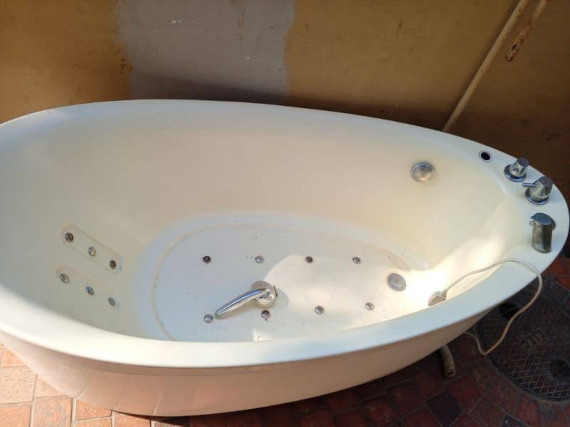 Bath tub 1