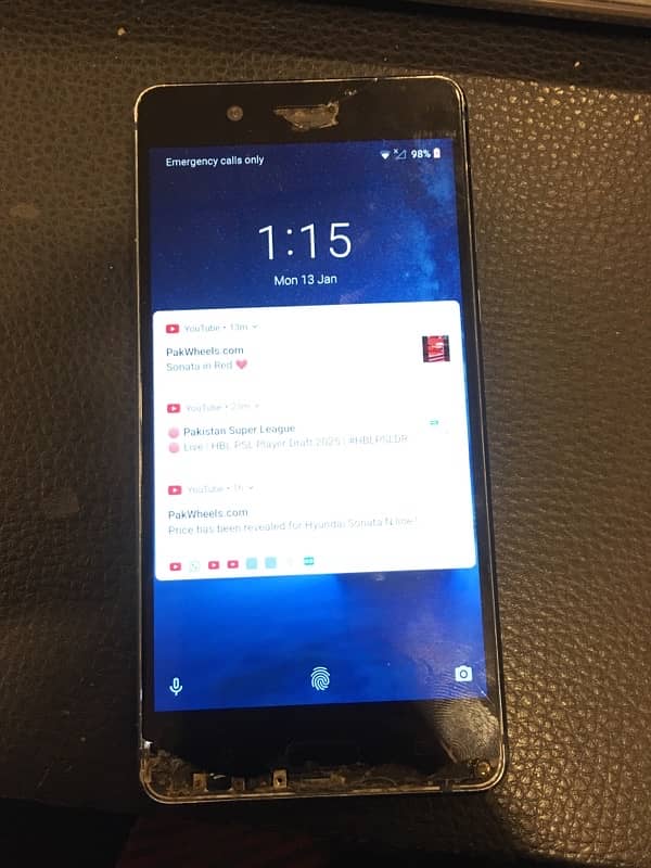 Nokia 8 only glass broken all working snapdragon 835 1