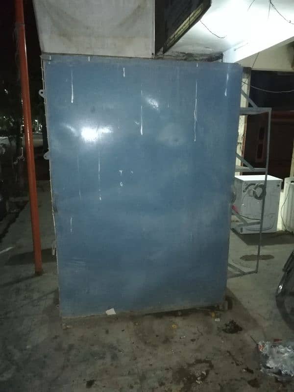 Mart Stuff Forsale Shelves still counters rags Almunium door glass 7