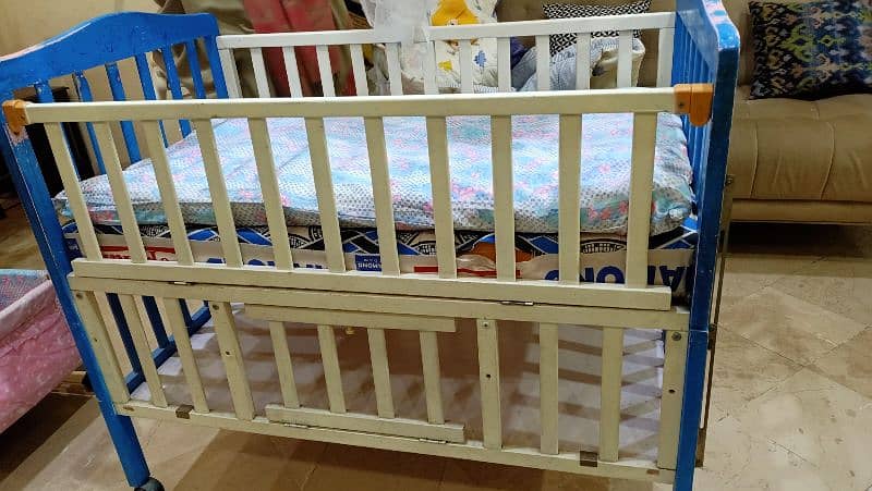 baby cot/ baby bed 2