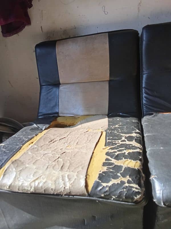 used sofa for sale just need poshising no damages 1