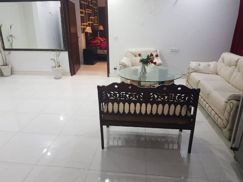 Furnish luxury Aparment per day weekly available for rent behria town lahore 3