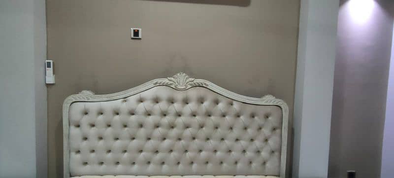 Bed Set (COMPLETE) + Sofa Dewaan 4