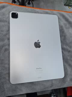 ipad pro 6th genration 128gb m2