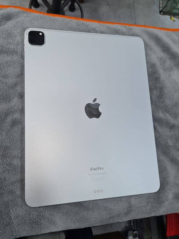 ipad pro 6th genration 128gb m2 0