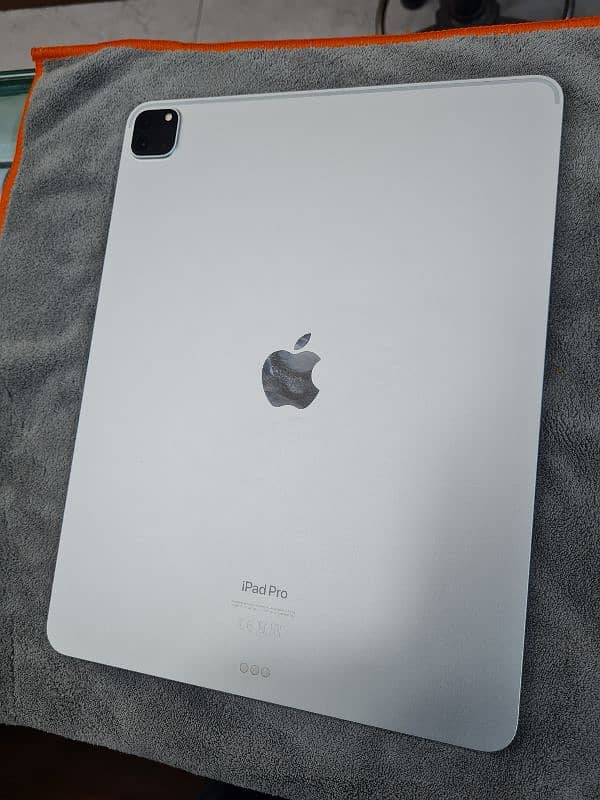 ipad pro 6th genration 128gb m2 1