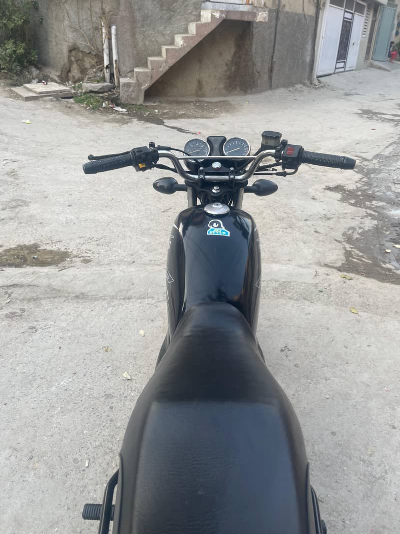 Suzuki GS 150 2017 4