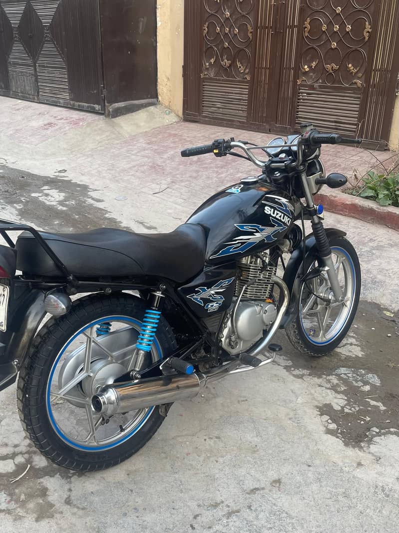 Suzuki GS 150 2017 6