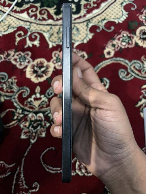 Redmi note 13 pro 5g 12/512.10/10 condition just 2 months used 4