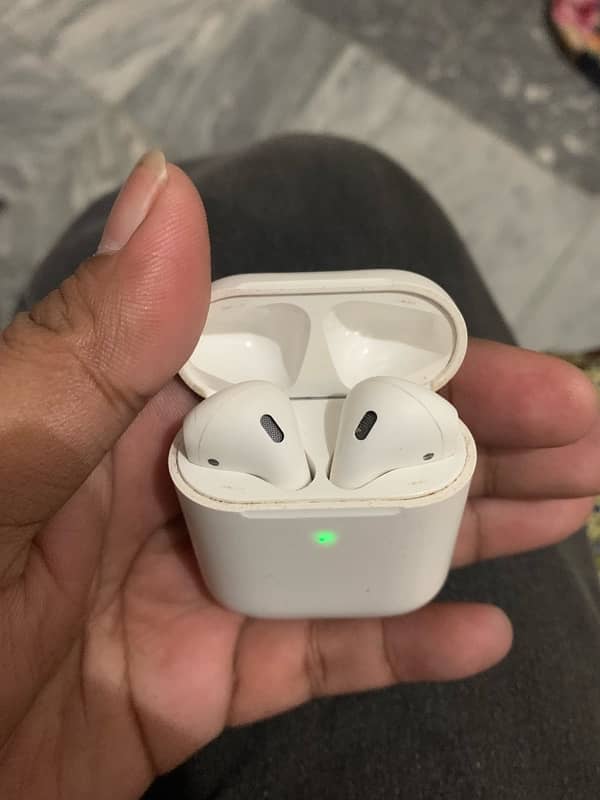 AirPods 1 Apple iPhone user good condition for iPhone user 1