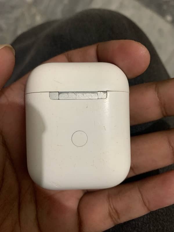 AirPods 1 Apple iPhone user good condition for iPhone user 2